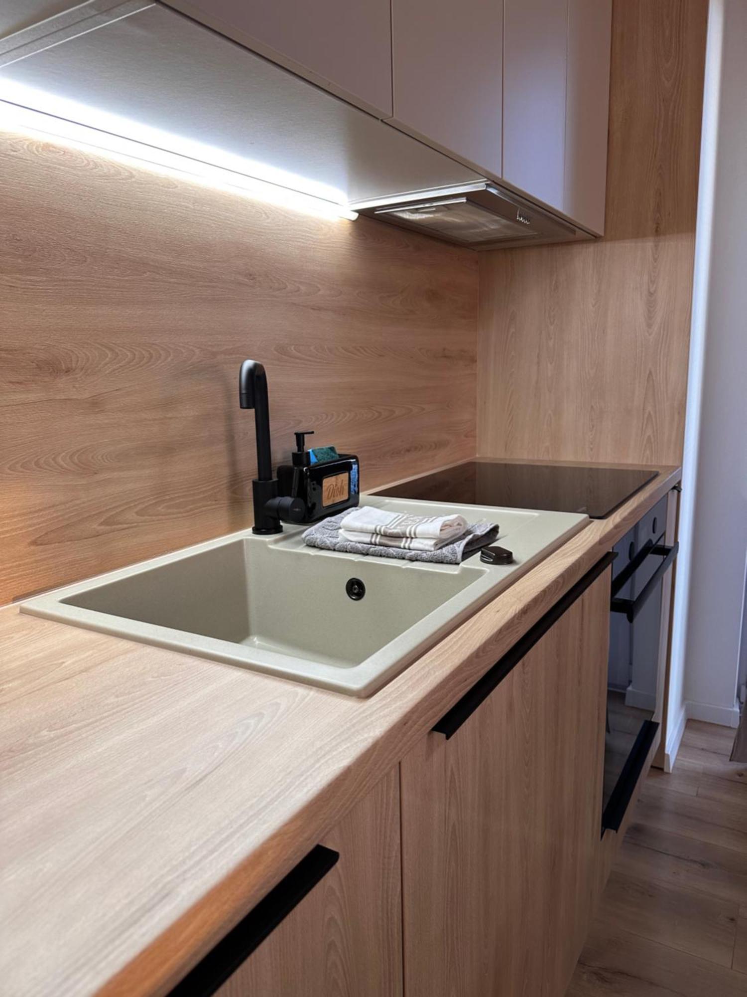Trendy Apartment Trenčín エクステリア 写真